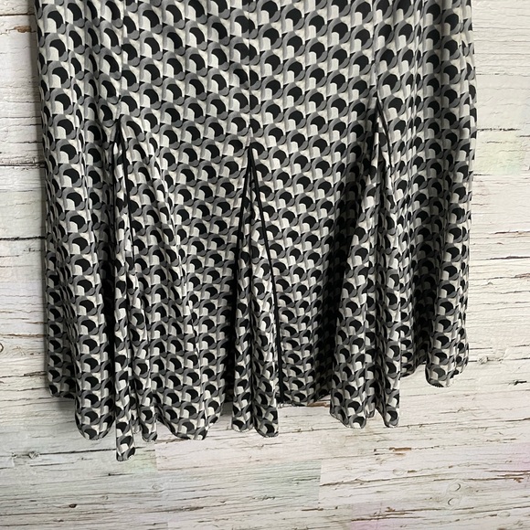 White House black market swing skirt size 2 black gray - Picture 2 of 10